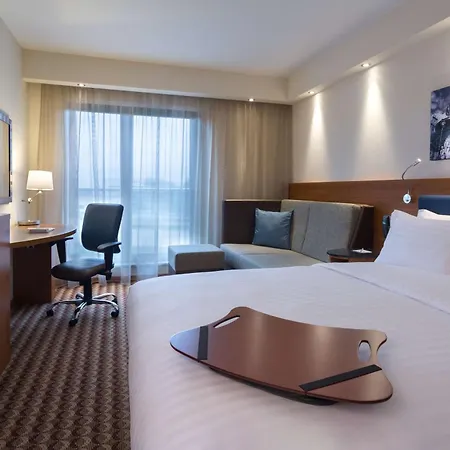 Otel Hampton By Hilton Airport Gdansk