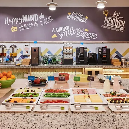 Hampton By Hilton Airport Otel 3*