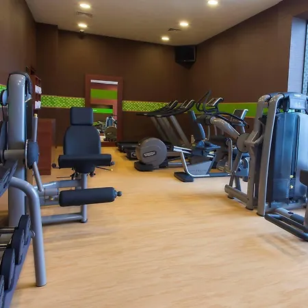 Hampton By Hilton Airport 3*