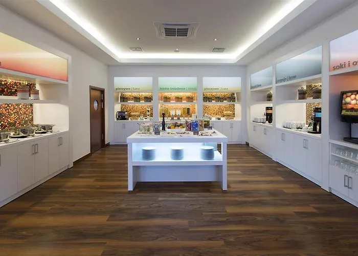 Hampton By Hilton Airport Otel