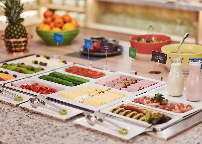 Hampton By Hilton Airport 3*