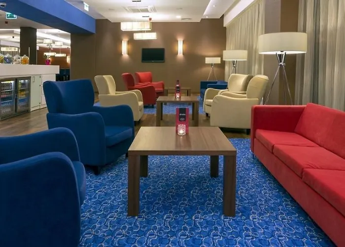 Hampton By Hilton Airport