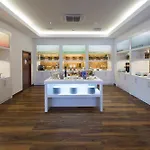 Hampton By Hilton Airport Hotel