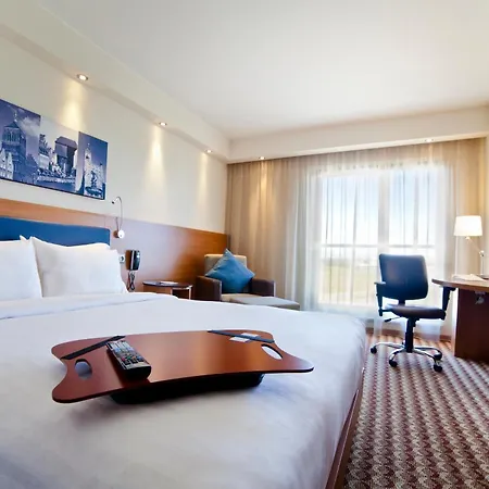 Hampton By Hilton Airport Hotel 3*