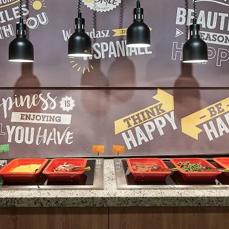 Hampton By Hilton Airport