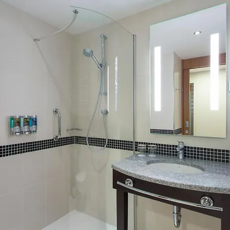 فندق Hampton By Hilton Airport
