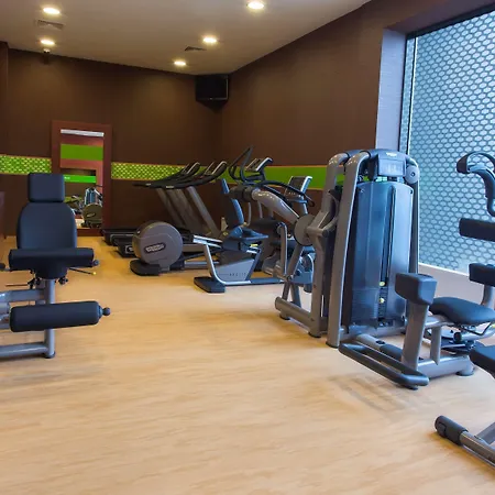 Hampton By Hilton Airport 3*