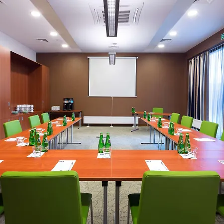 Hampton By Hilton Airport Hotel 3*
