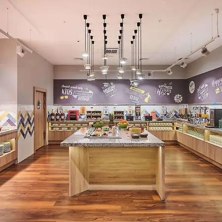 Hampton By Hilton Airport Отель 3*