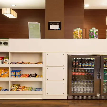 Hampton By Hilton Airport Отель