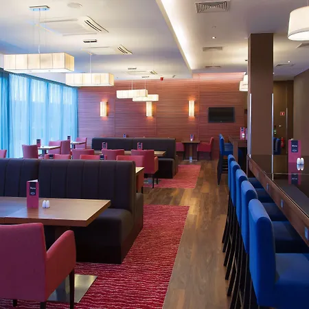 Hampton By Hilton Airport 3*