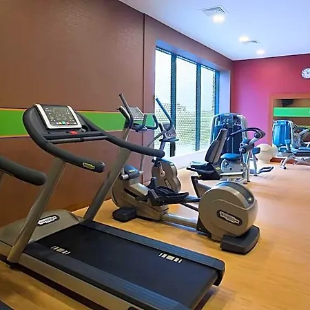 فندق Hampton By Hilton Airport 3*