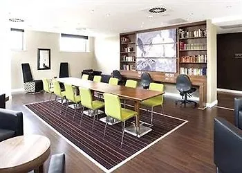 Hampton By Hilton Airport Отель 3*