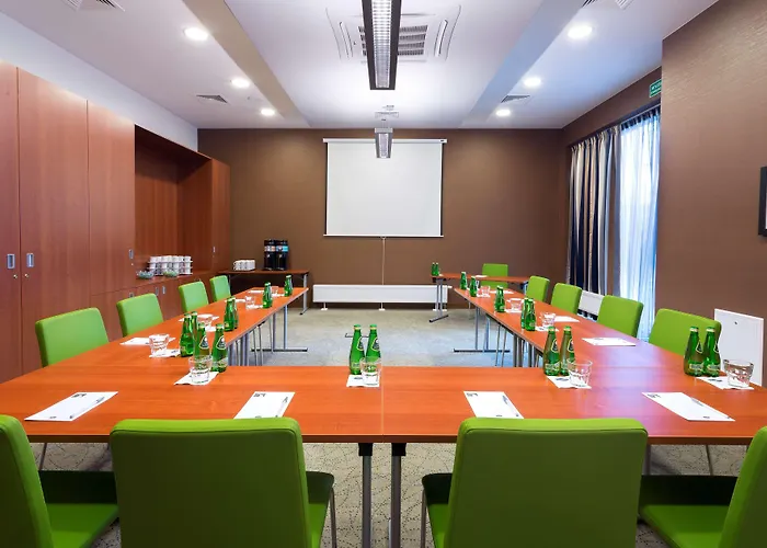 Hampton By Hilton Airport Hotel 3*