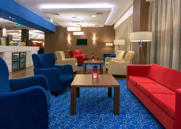 Hotel Hampton By Hilton Airport