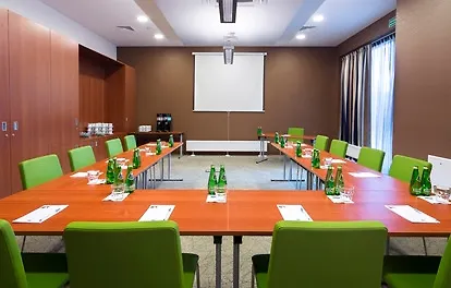 Hampton By Hilton Airport 3*