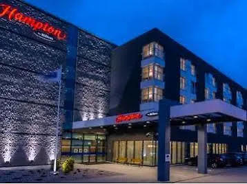 Hotel Hampton By Hilton Airport 3*