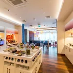 Hampton By Hilton Airport