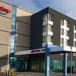 Hampton By Hilton Airport Hotel 3*