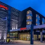 Hotel Hampton By Hilton Airport 3*